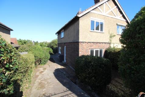 Pretoria Road, Canterbury, Kent, CT1 3 bed semi