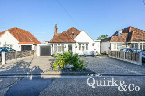 Haarlem Road, Canvey Island, SS8 4 bed detached house for sale