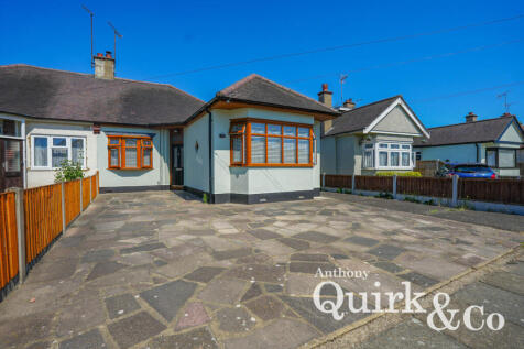 2 bedroom semi-detached bungalow for sale