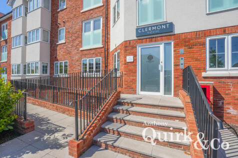 long Road, Canvey Island, SS8 2 bed apartment for sale