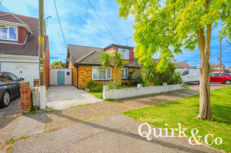 Deepwater Road, Canvey Island, SS8 3 bed semi