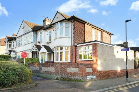 4 bedroom end of terrace house for sale