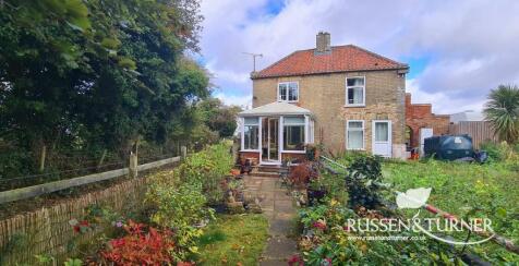 2 bedroom semi-detached house for sale