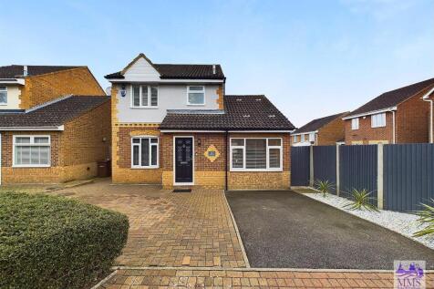 Chequers Court, Strood 3 bed detached house for sale