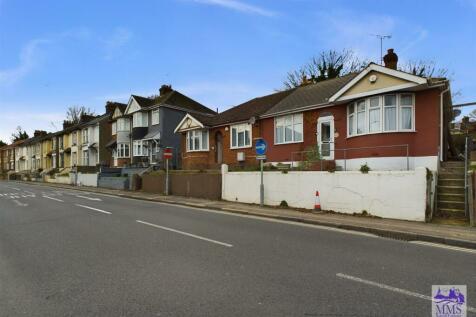 3 bedroom semi-detached bungalow for sale