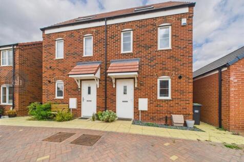 Ghent Field Circle, Thurston 3 bed semi
