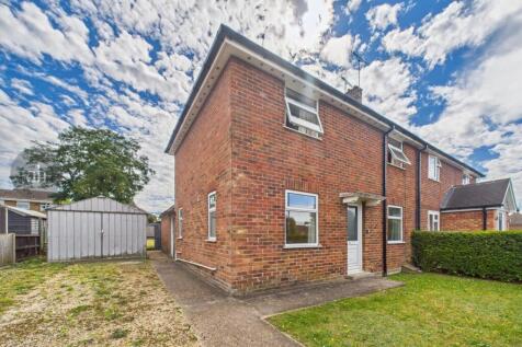 2 bedroom semi-detached house for sale