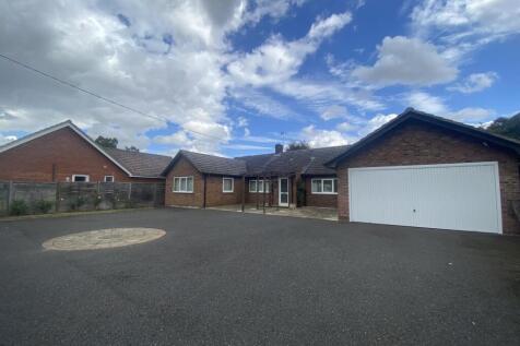 Barton Road, Thurston 3 bed detached bungalow for sale