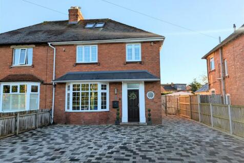 5 bedroom semi-detached house for sale