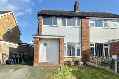 3 bedroom semi-detached house for sale