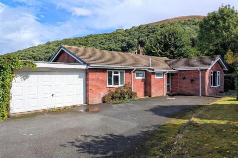 Nettledene, Little Stretton, Church... 4 bed detached bungalow for sale