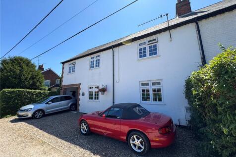 Palmers Lane, Burghfield Common... 4 bed semi
