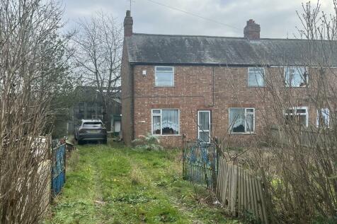 2 bedroom semi-detached house for sale