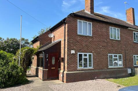 St Margarets, Quadring PE11 4PR 3 bed semi