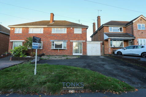 3 bedroom semi-detached house for sale