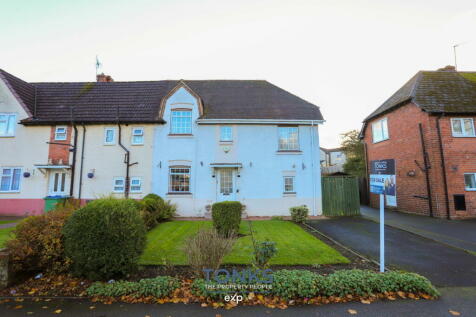 3 bedroom semi-detached house for sale