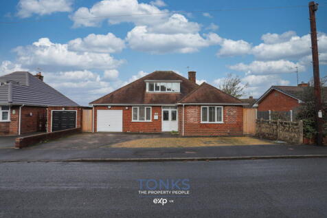 3 bedroom detached bungalow for sale