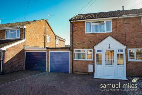 Gainsborough Avenue, Wiltshire SN4 2 bed semi