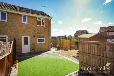 2 bedroom semi-detached house for sale