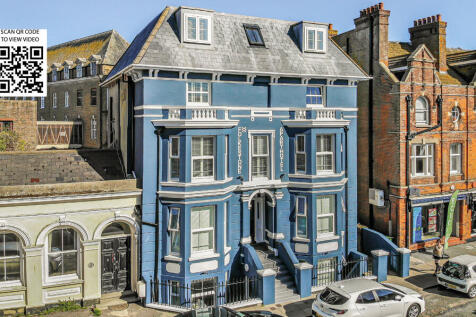 Studio flat for sale