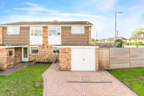 3 bedroom semi-detached house for sale
