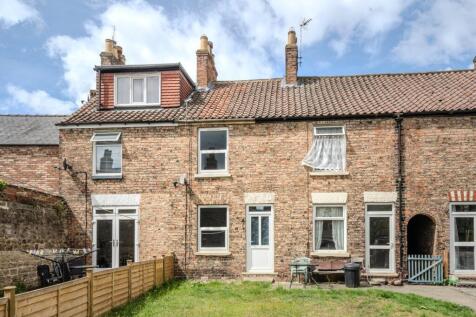 Cavendish Terrace, Ripon, North... 2 bed terraced house for sale