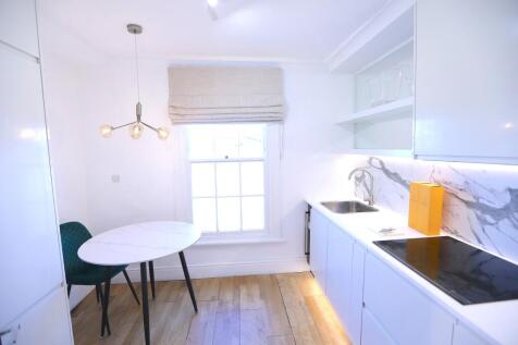 3 bedroom flat for sale