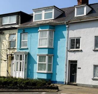 5 bedroom town house for sale