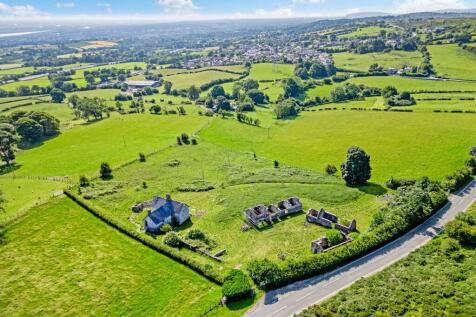 Detached house for sale