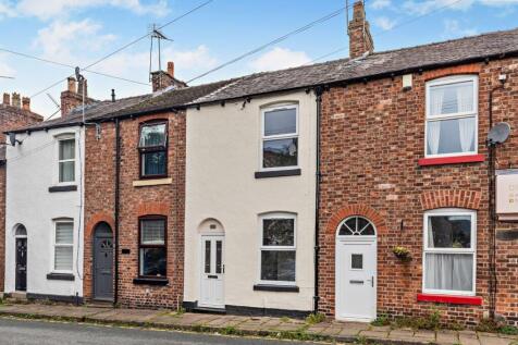 Macclesfield, Cheshire 2 bed terraced house for sale