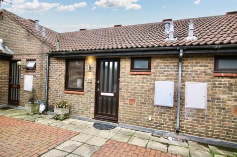 1 bedroom maisonette for sale