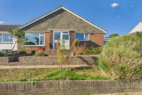 Kennaway Road, Ottery St. Mary, EX11 1TF 3 bed semi