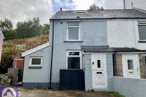 Rhiw Parc Road, Abertillery 2 bed terraced house for sale