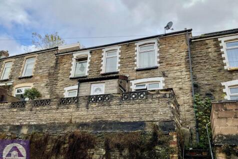 Rhiw Parc Road, Abertillery 3 bed terraced house for sale