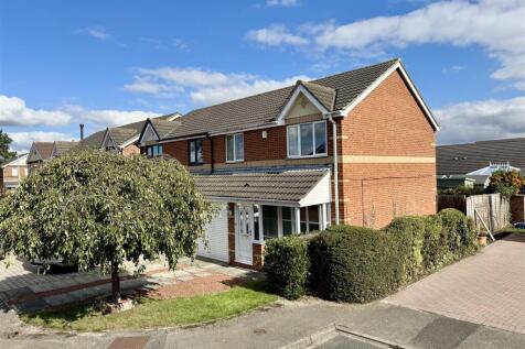 3 bedroom semi-detached house for sale
