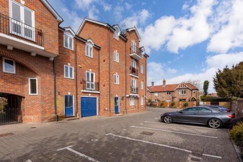 4 bedroom town house for sale