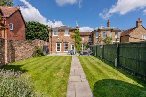 5 bedroom coach house for sale