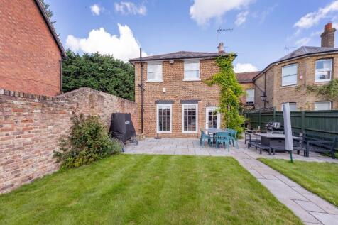 5 bedroom coach house for sale
