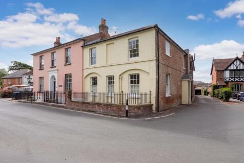 5 bedroom coach house for sale