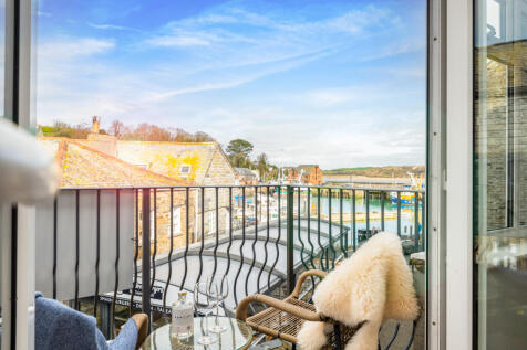 1 & 2 Strand House 2 bed flat for sale