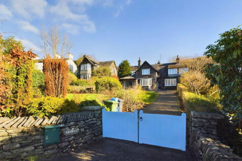 4 bedroom semi-detached house for sale