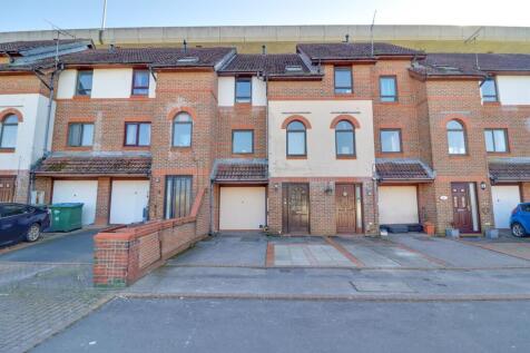Northern Anchorage, Woolston 3 bed terraced house for sale