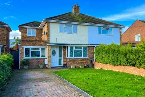 4 bedroom semi-detached house for sale