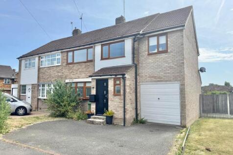 4 bedroom semi-detached house for sale