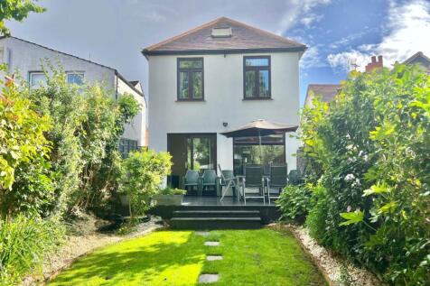 Cromwell Road, Brentwood CM14 3 bed detached house for sale