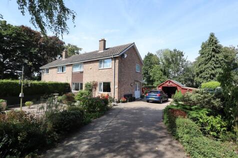 3 bedroom semi-detached house for sale
