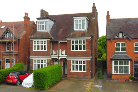 5 bedroom semi-detached house for sale