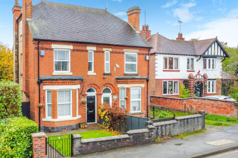 3 bedroom semi-detached house for sale