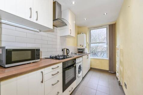 Clifton Terrace, Finsbury Park... 2 bed flat for sale