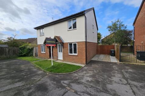 2 bedroom semi-detached house for sale